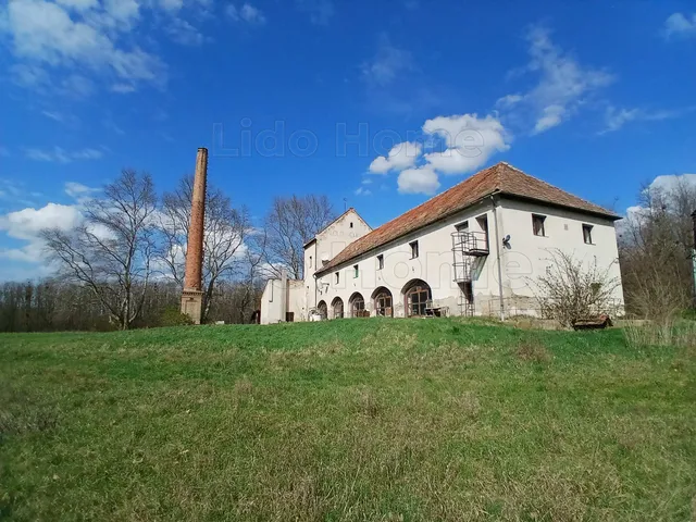 Eladó kereskedelmi és ipari ingatlan Gic 642 nm