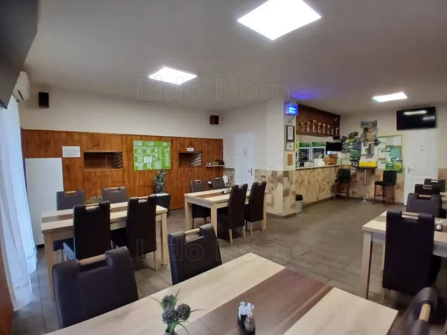 Kiadó kereskedelmi és ipari ingatlan Ászár 125 nm