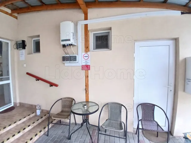 Kiadó kereskedelmi és ipari ingatlan Ászár 125 nm