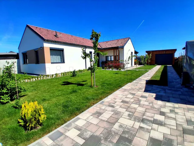 Eladó ház Levél 93 nm