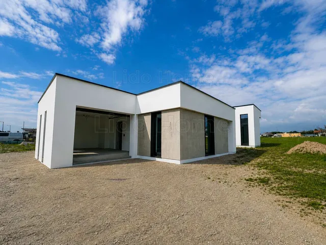 Eladó ház Győrújbarát 154 nm