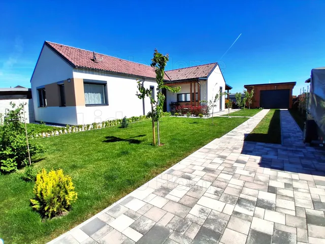 Eladó ház Levél 93 nm