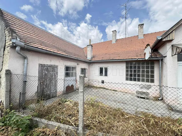 Eladó ház Győr, Szabadhegy 80 nm