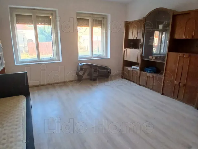 Eladó ház Pápateszér 86 nm