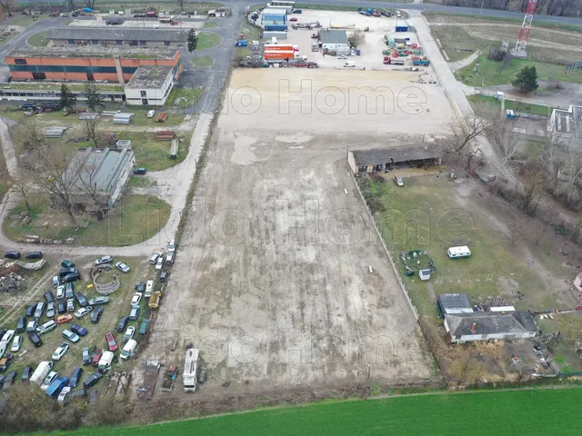 Eladó kereskedelmi és ipari ingatlan Vámosszabadi 8000 nm