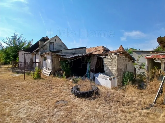 Eladó telek Gönyű 1454 nm