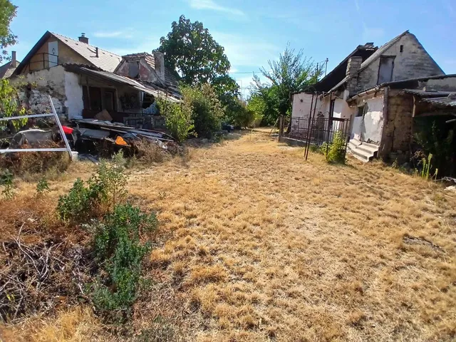 Eladó telek Gönyű 1454 nm