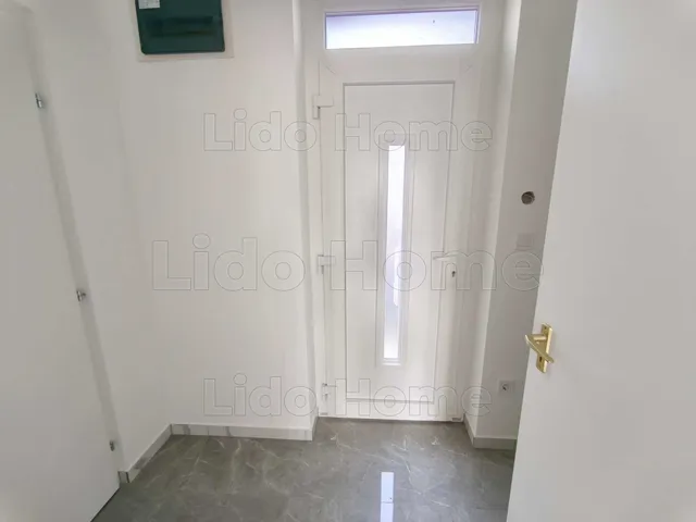 Kiadó kereskedelmi és ipari ingatlan Tét 32 nm