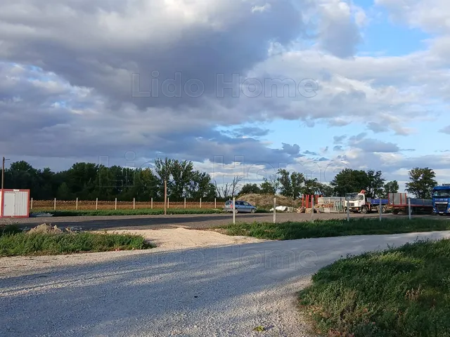 Kiadó kereskedelmi és ipari ingatlan Vámosszabadi 1200 nm