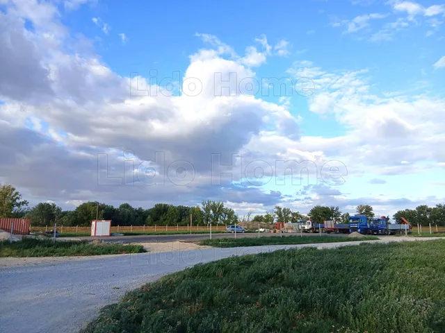 Kiadó kereskedelmi és ipari ingatlan Vámosszabadi 2400 nm