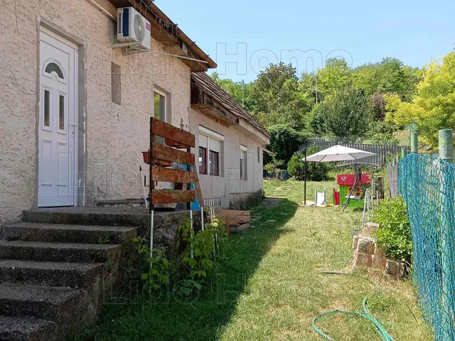 Eladó ház Dunaszentmiklós 132 nm