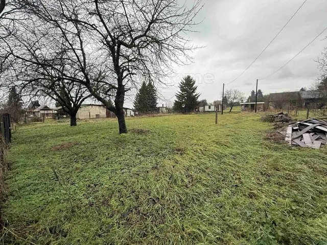 Eladó mezőgazdasági ingatlan Környe 2201 nm