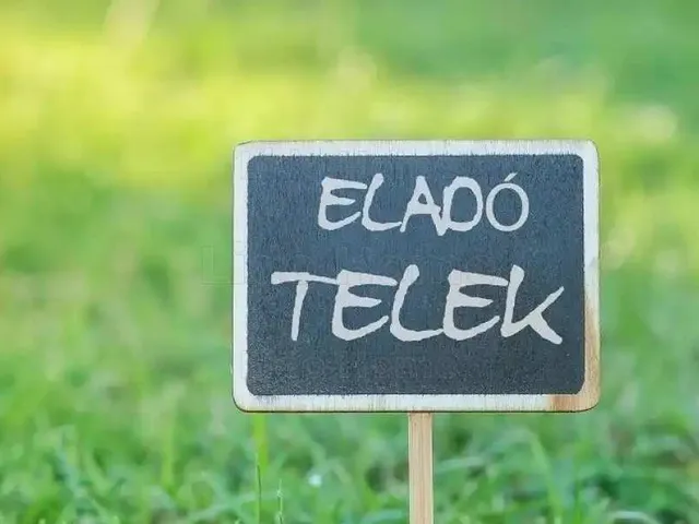 Eladó telek Szár 1028 nm