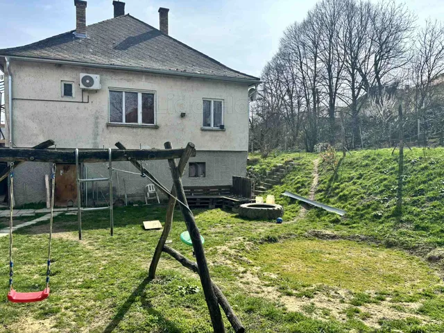 Eladó ház Bajna 120 nm