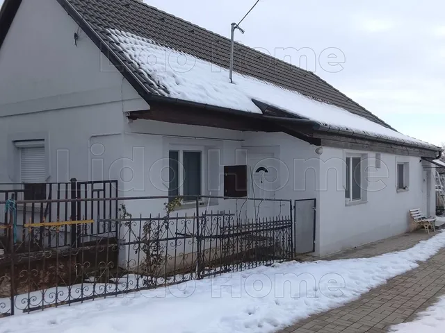 Eladó ház Szár 110 nm