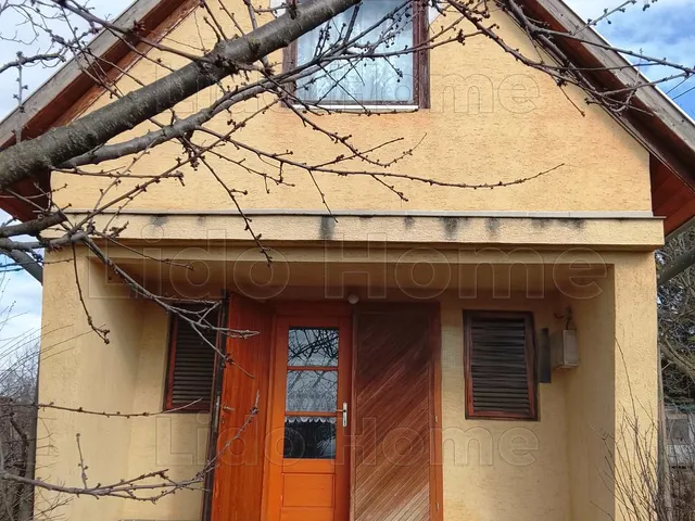 Eladó mezőgazdasági ingatlan Bicske 1392 nm