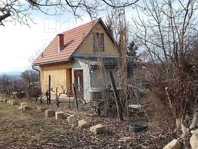 Eladó mezőgazdasági ingatlan Bicske 1392 nm