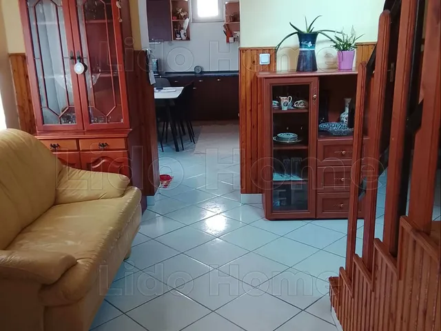 Eladó ház Ács 216 nm