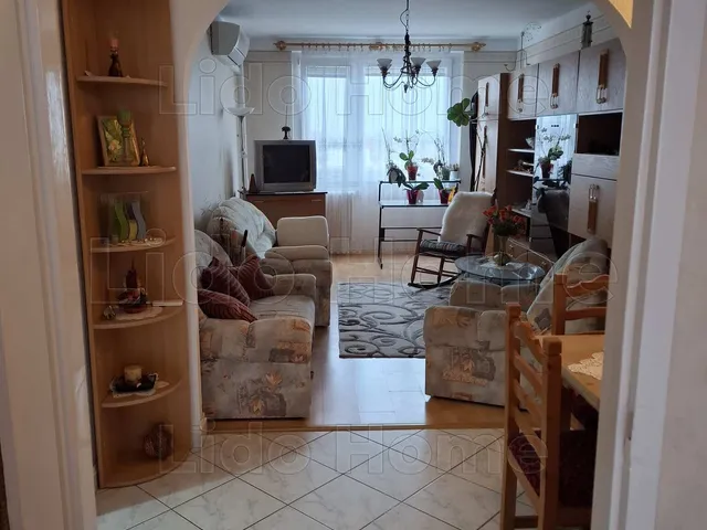 Eladó lakás Oroszlány 63 nm