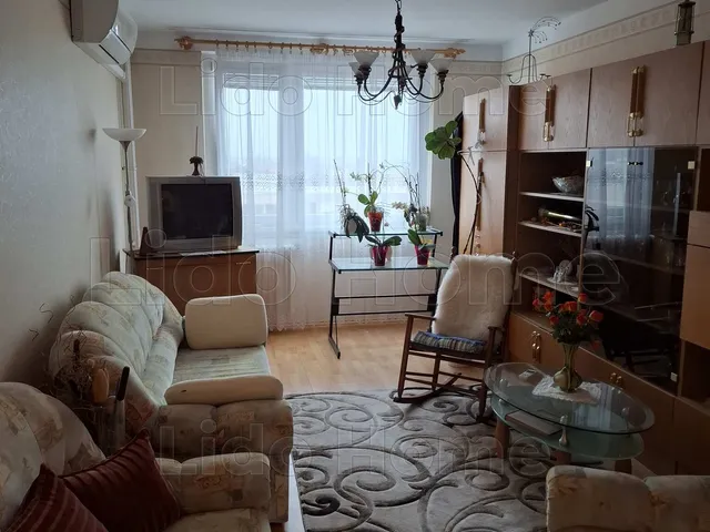 Eladó lakás Oroszlány 63 nm