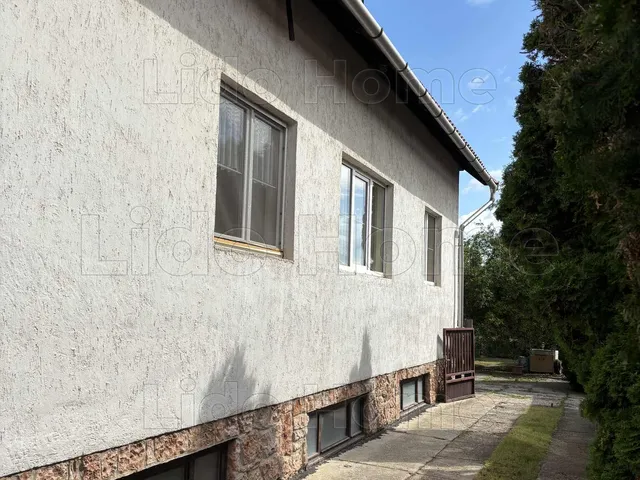 Eladó ház Bicske 270 nm