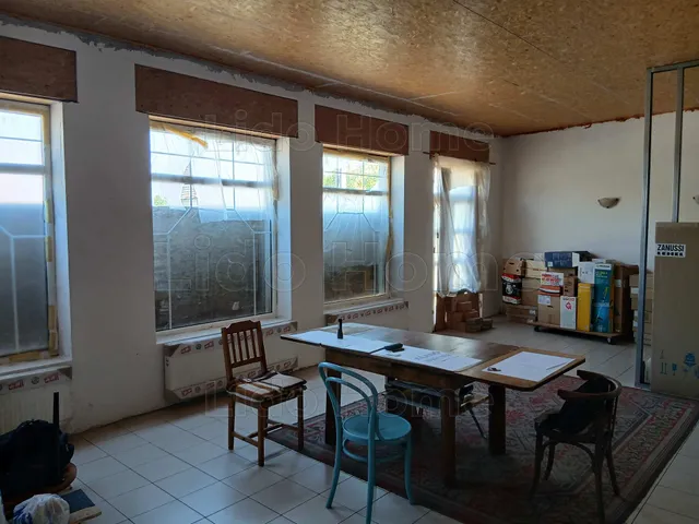 Eladó ház Komárom 260 nm