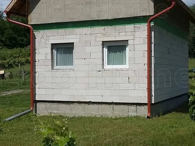 Eladó nyaraló Vértesszőlős 48 nm