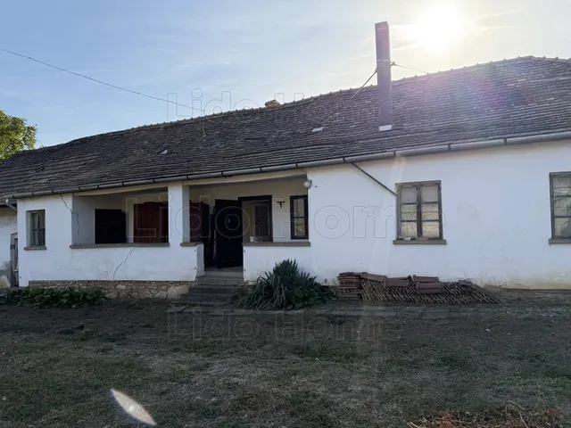 Eladó ház Mór 70 nm