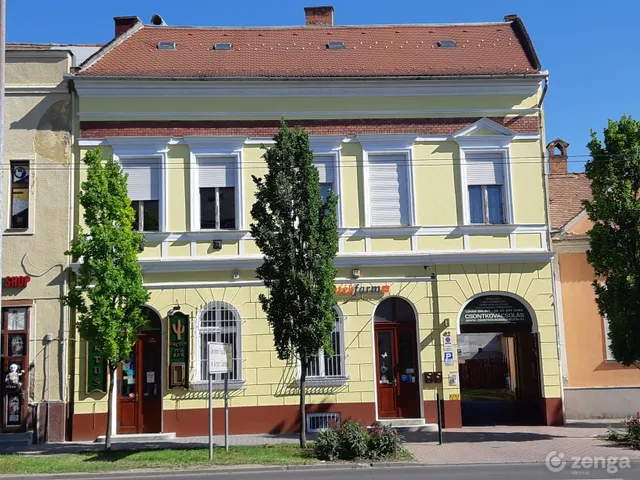 Kiadó kereskedelmi és ipari ingatlan Debrecen, Belváros, Széchenyi utca 42. 85 nm