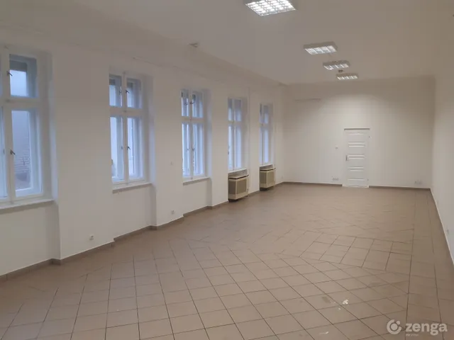 Kiadó kereskedelmi és ipari ingatlan Debrecen, Belváros 70 nm