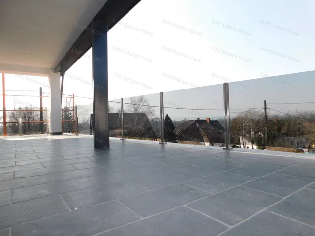 Eladó ház Gyenesdiás 312 nm