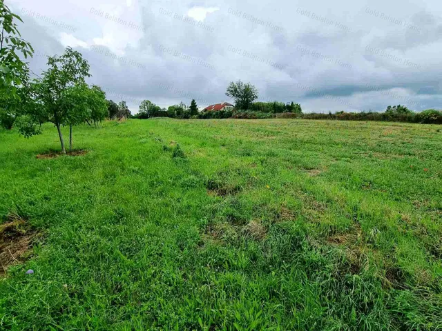 Eladó telek Keszthely, Kertváros 1000 nm