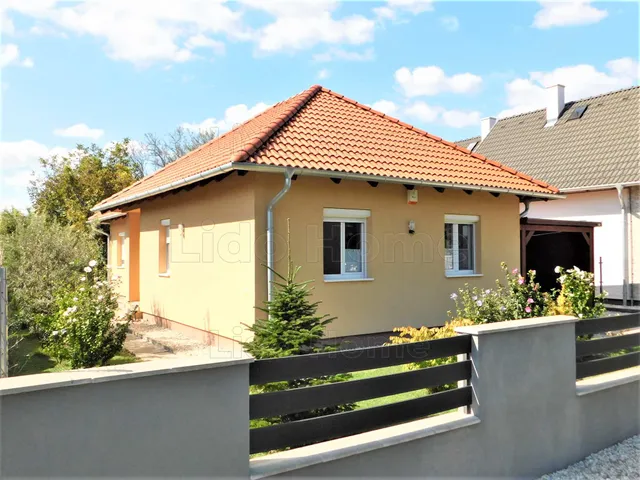 Eladó ház Vonyarcvashegy 83 nm
