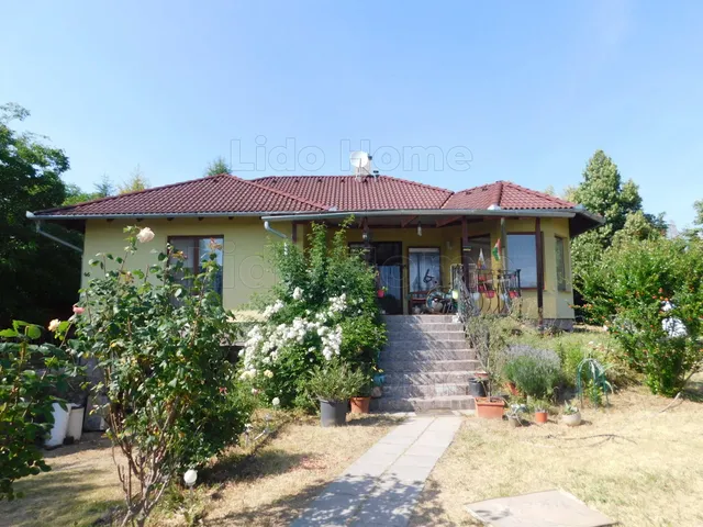 Eladó ház Cserszegtomaj 227 nm