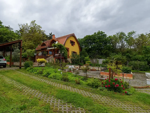 Eladó ház Vonyarcvashegy 224 nm