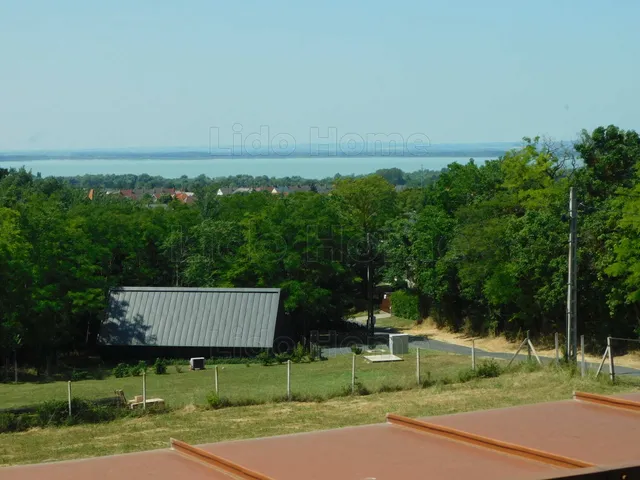 Eladó ház Vonyarcvashegy 251 nm