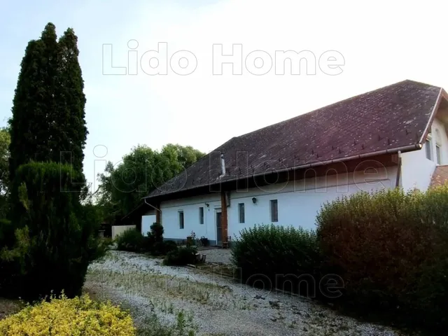 Eladó ház Alsópáhok 290 nm