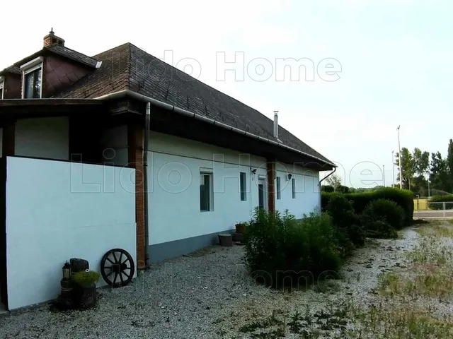 Eladó ház Alsópáhok 290 nm