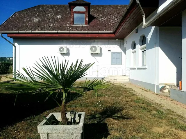 Eladó ház Alsópáhok 330 nm