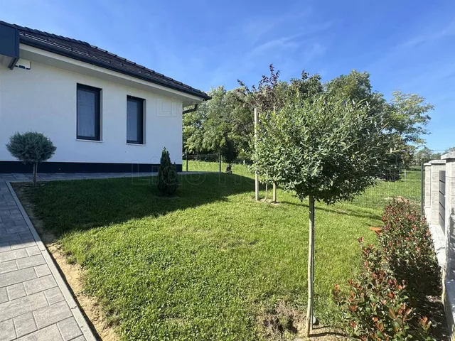 Eladó ház Alsópáhok 146 nm