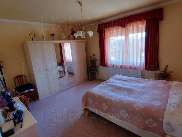 Eladó ház Balatonmáriafürdő 200 nm