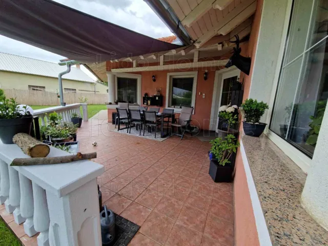 Eladó ház Öreglak 219 nm