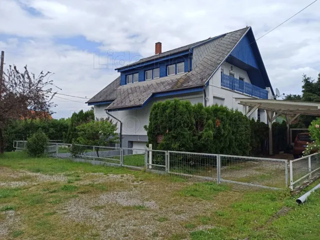 Eladó ház Sármellék 259 nm