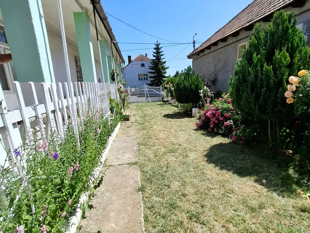 Eladó ház Csobád 82 nm