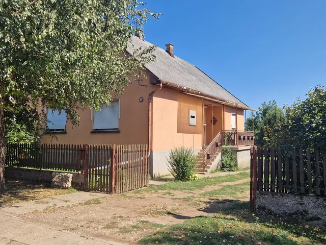 Eladó ház Forró 103 nm