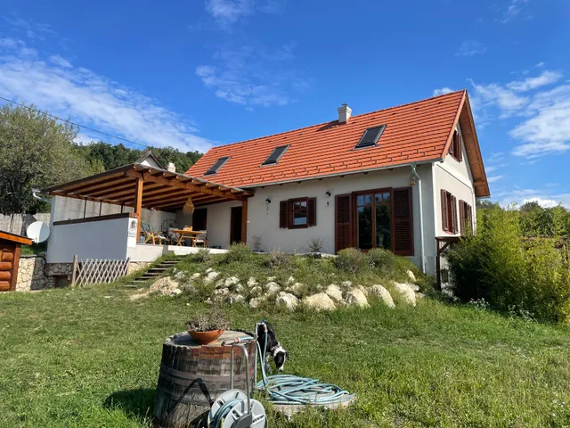 Eladó ház Balatonakali 220 nm