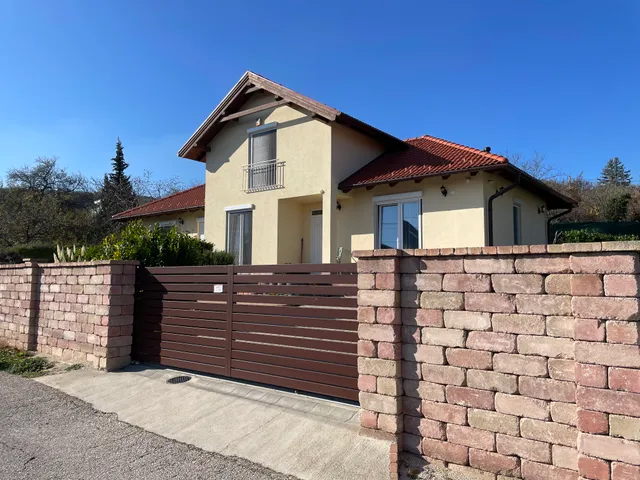 Eladó ház Balatonalmádi, Vöröshegy 150 nm