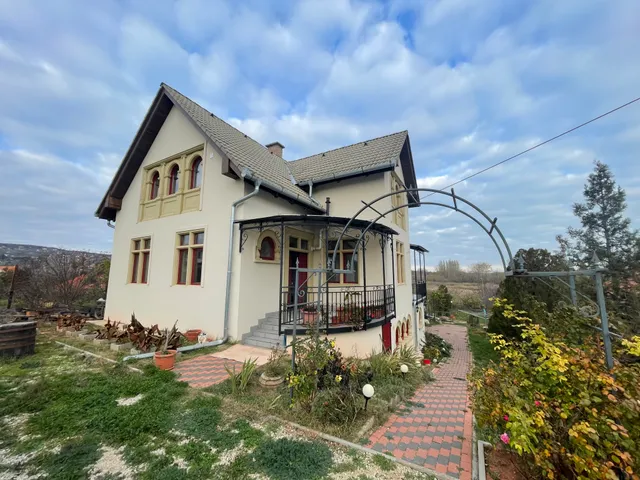 Eladó ház Paloznak 240 nm