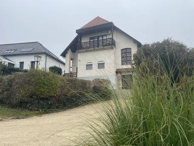 Eladó ház Balatonfüred 350 nm