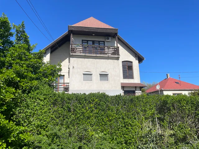 Eladó ház Balatonfüred 350 nm